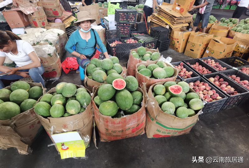 杂果市场的繁荣景象